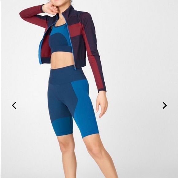 Like new Fabletics extended 3 piece outfit - Picture 1 of 16